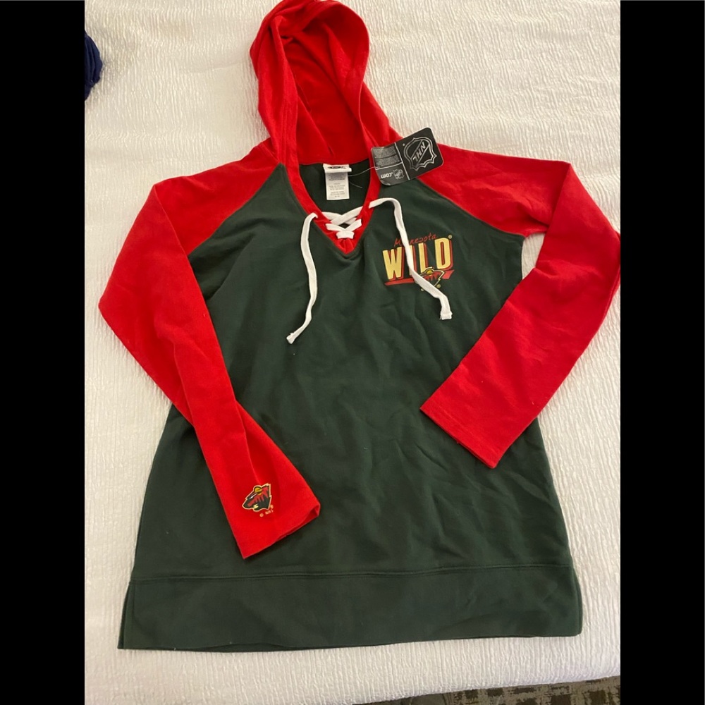 Minnesota wild pull over hoodie sweatshirt. NWT.